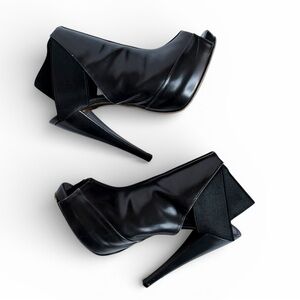 Donna Karan Womens Black Leather Peep Toe Ankle Boot Stiletto Heels Size 37.5 EU